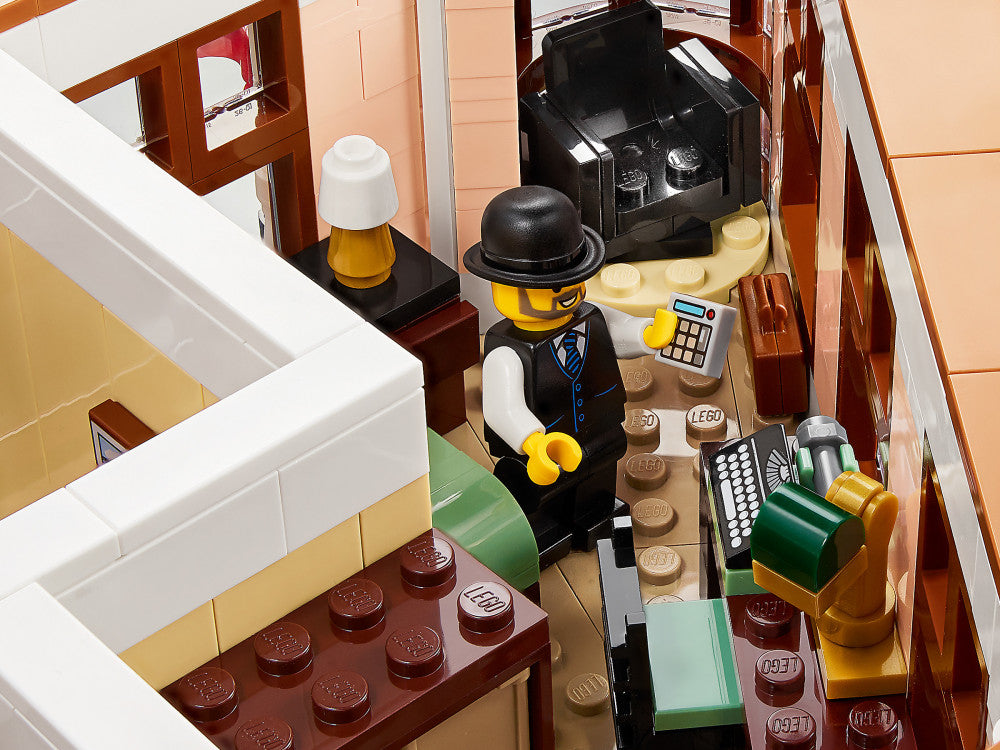 LEGO® ICONS™ - Boutique Hotel  10297