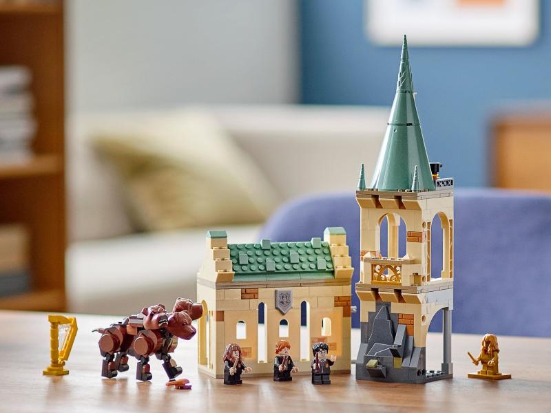 LEGO® Harry Potter™ - Roxfort - Találkozás Bolyhoskával (76387)