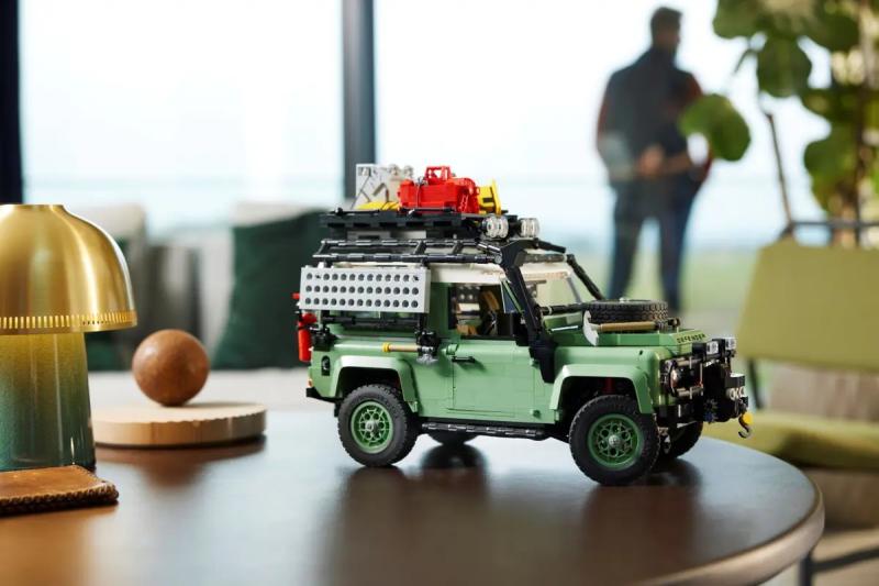 LEGO® ICONS™ - Land Rover Classic Defender 90 (10317)