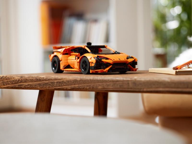 LEGO® Technic - Lamborghini Huracán Tecnica narancssárga (42196)