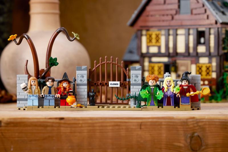 LEGO® Ideas - Disney™ Hókusz pókusz - A Sanderson nővérek háza (21341)