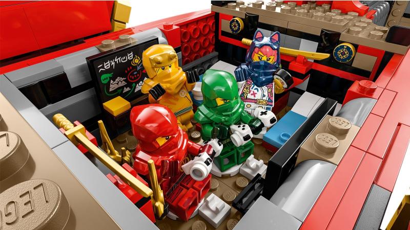 LEGO® NINJAGO® - A Sors Adománya hajó versenyfutás az idővel (71797)