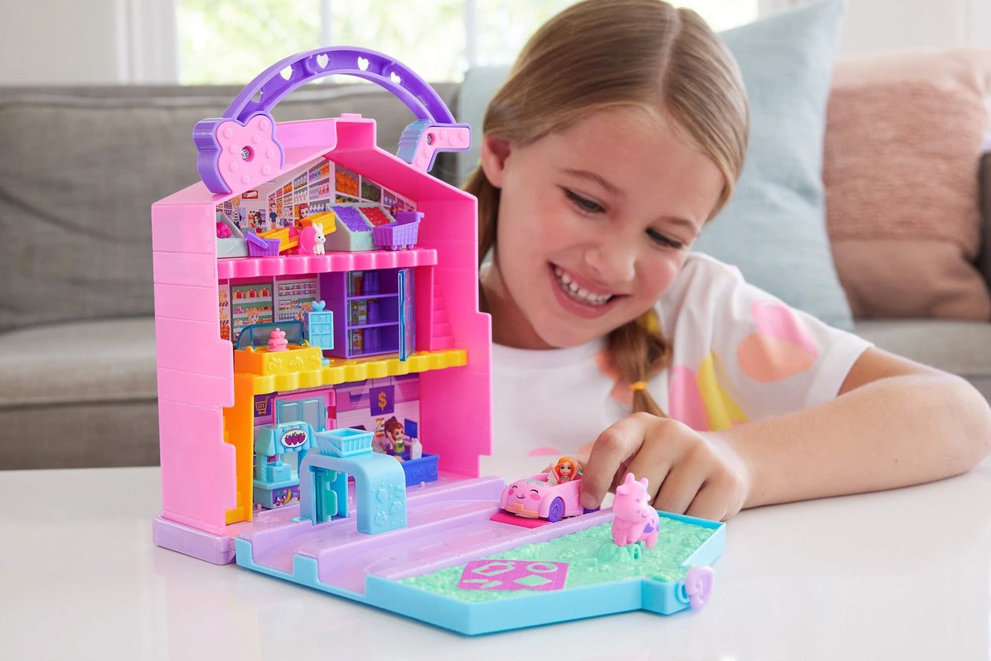 Mattel Polly Pocket Pollyville Fresh Market Baba és játékszett (HRD45)