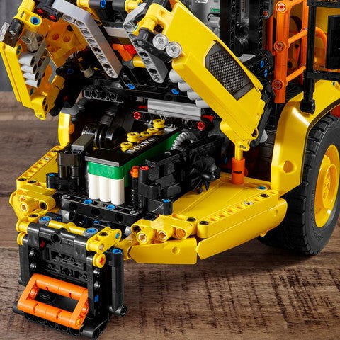 LEGO® Technic 6x6-os Volvo csuklós szállítójármű (42114)