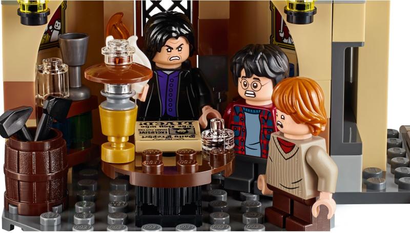 LEGO® Harry Potter™ - Roxforti Fúriafűz (75953)