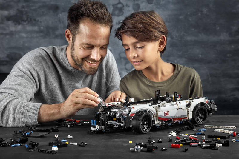 LEGO® Technic - Porsche 911 RSR (42096)