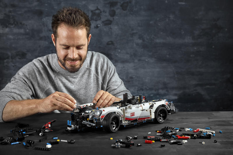 LEGO® Technic - Porsche 911 RSR (42096)