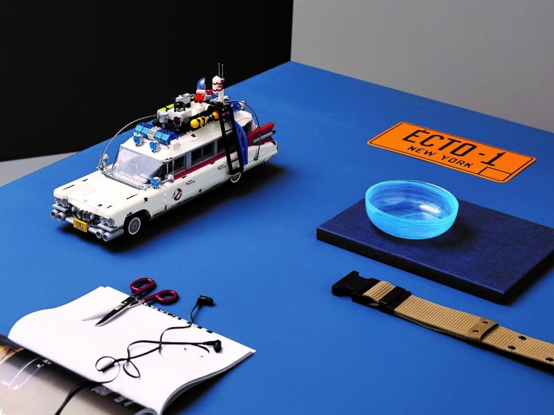 LEGO® ICONS™ - Creator Expert - Szellemirtók ECTO-1 (10274)