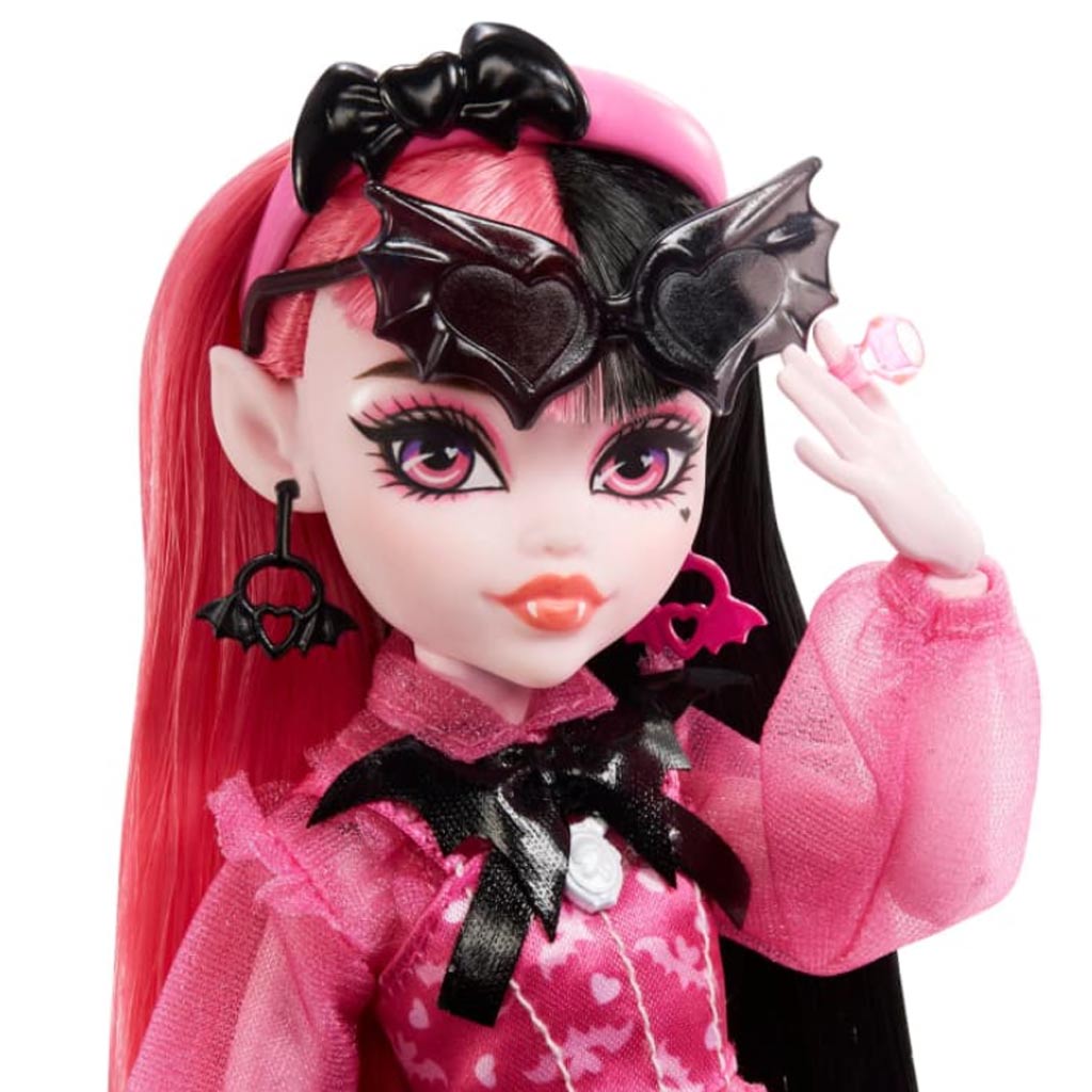 Mattel Monster High baba, Draculaura, állattal és kiegészítőkkel (HHK51)