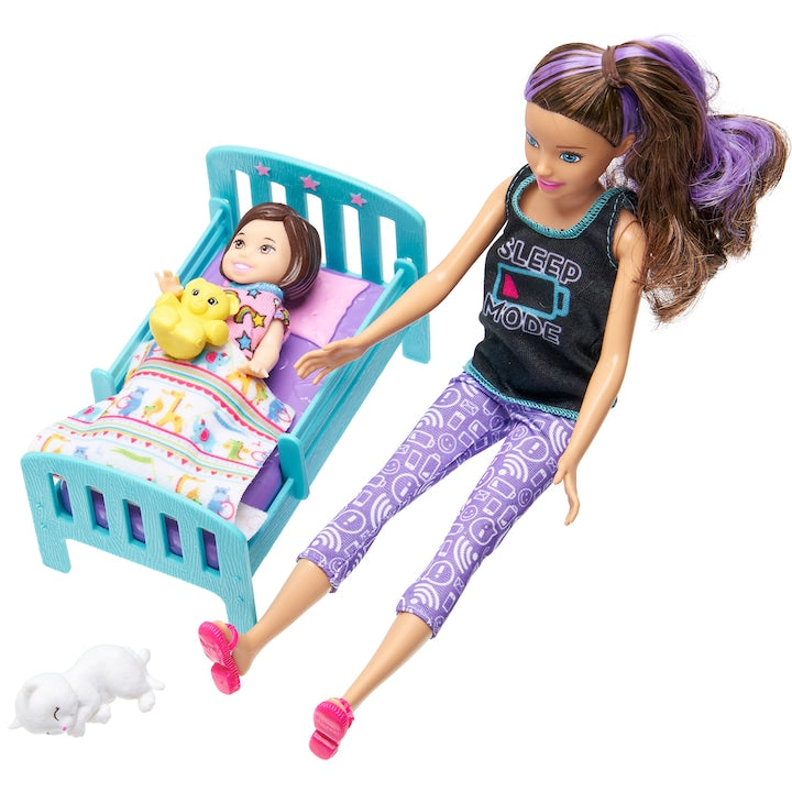 Mattel Barbie Skipper: Lila-barna hajú bébiszitter kisággyal (FHY97)