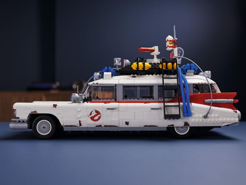 LEGO® ICONS™ - Creator Expert - Szellemirtók ECTO-1 (10274)